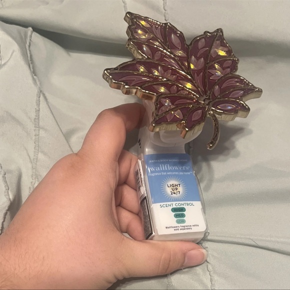 Bath & Body Works Other - Bath and Body Works Leaf Wallflower Fragrance Plug